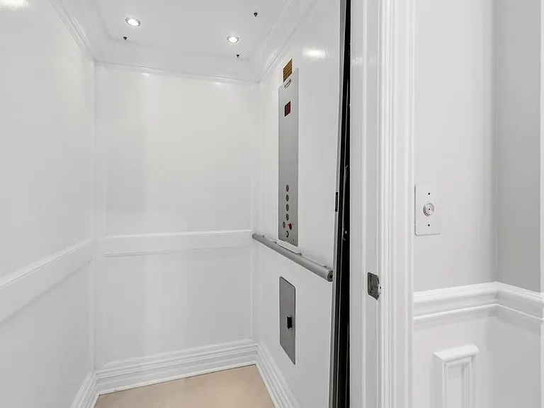 605 Heights Ln — Photo 23
