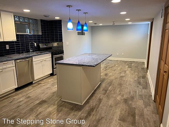 2nd image of 3552 Irving Ave S #B