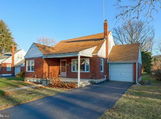 27 Valley Rd, Reading, PA 19610