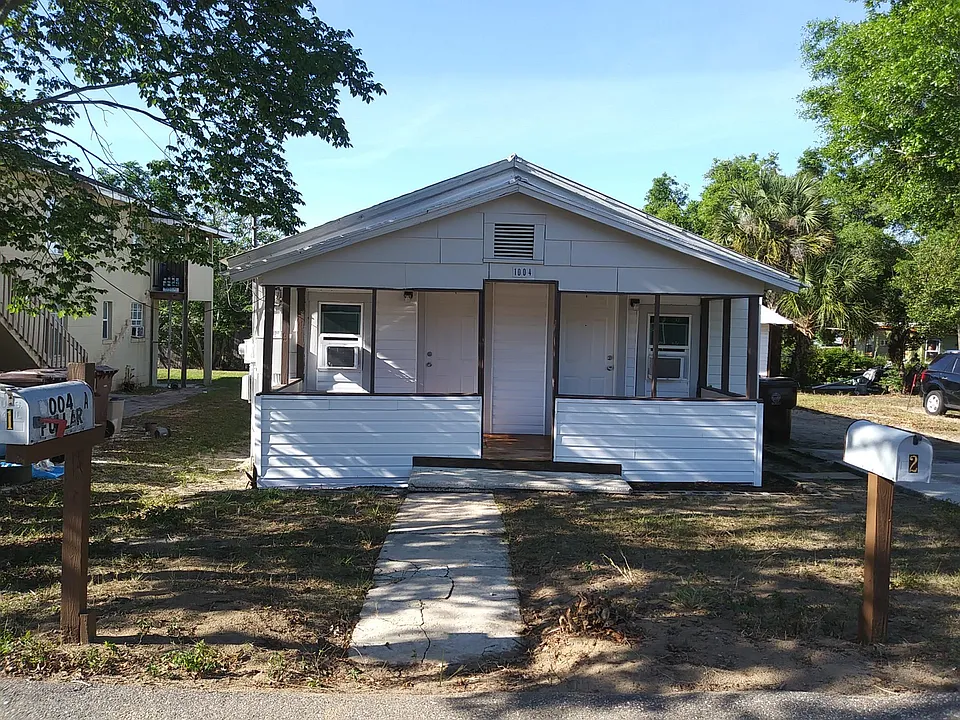 1004 Avenue E #1