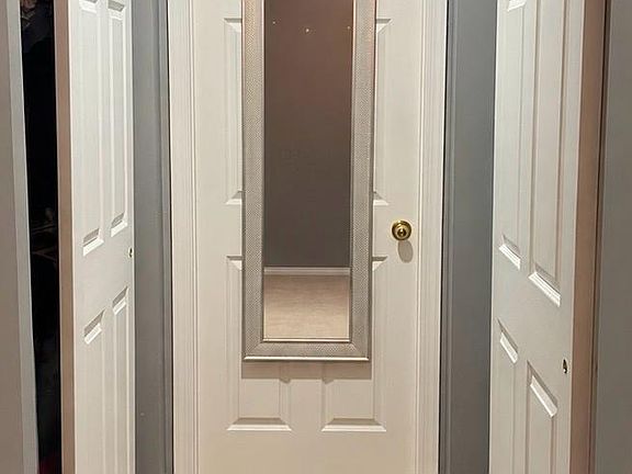 4th image of 25272 Riffleford Sq Unit 200