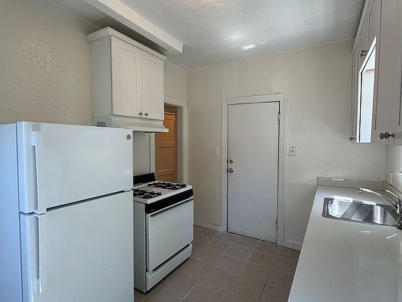 2nd image of 1009 E 22nd St