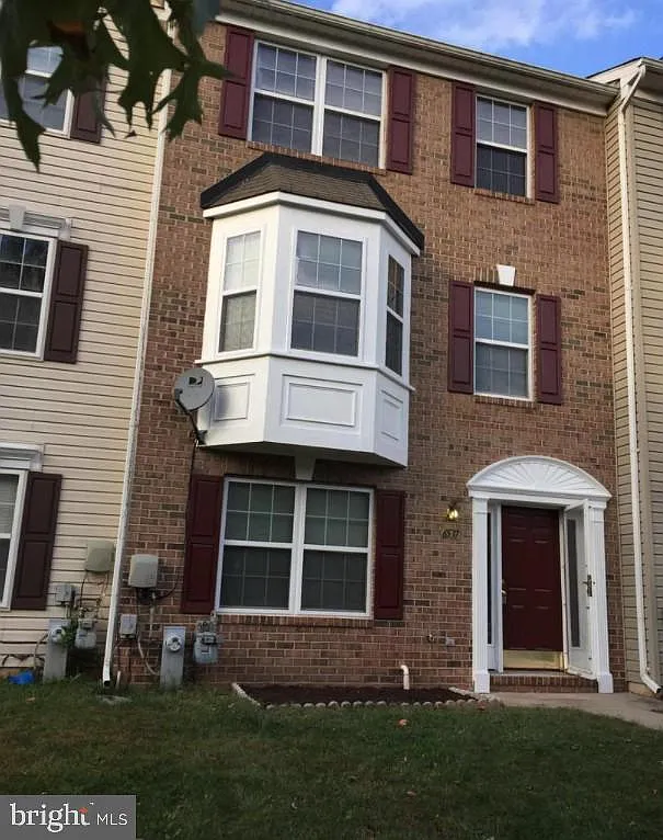 4 bed, 2.5 bath, 1836 sqft, $2,595 — Photo 1