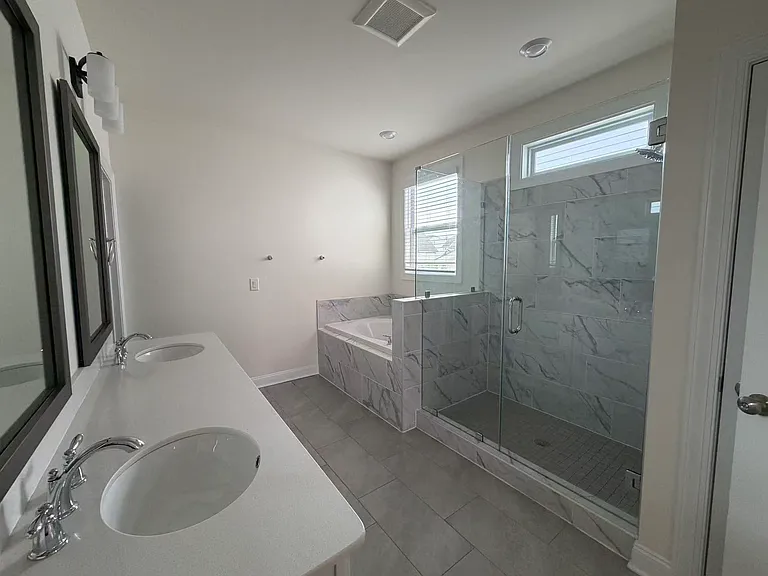 421 Candlebrook Ln — Photo 17