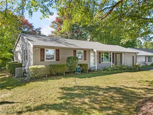 4065 Greenford Ave SW, Massillon, OH 44646