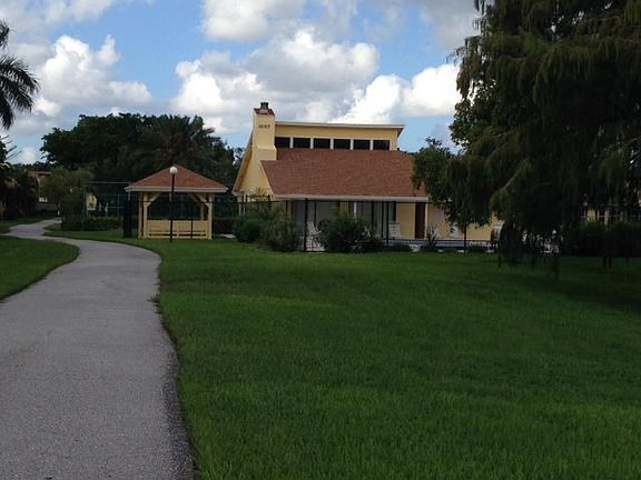 3rd image of 1699 Woodbridge Lakes Cir