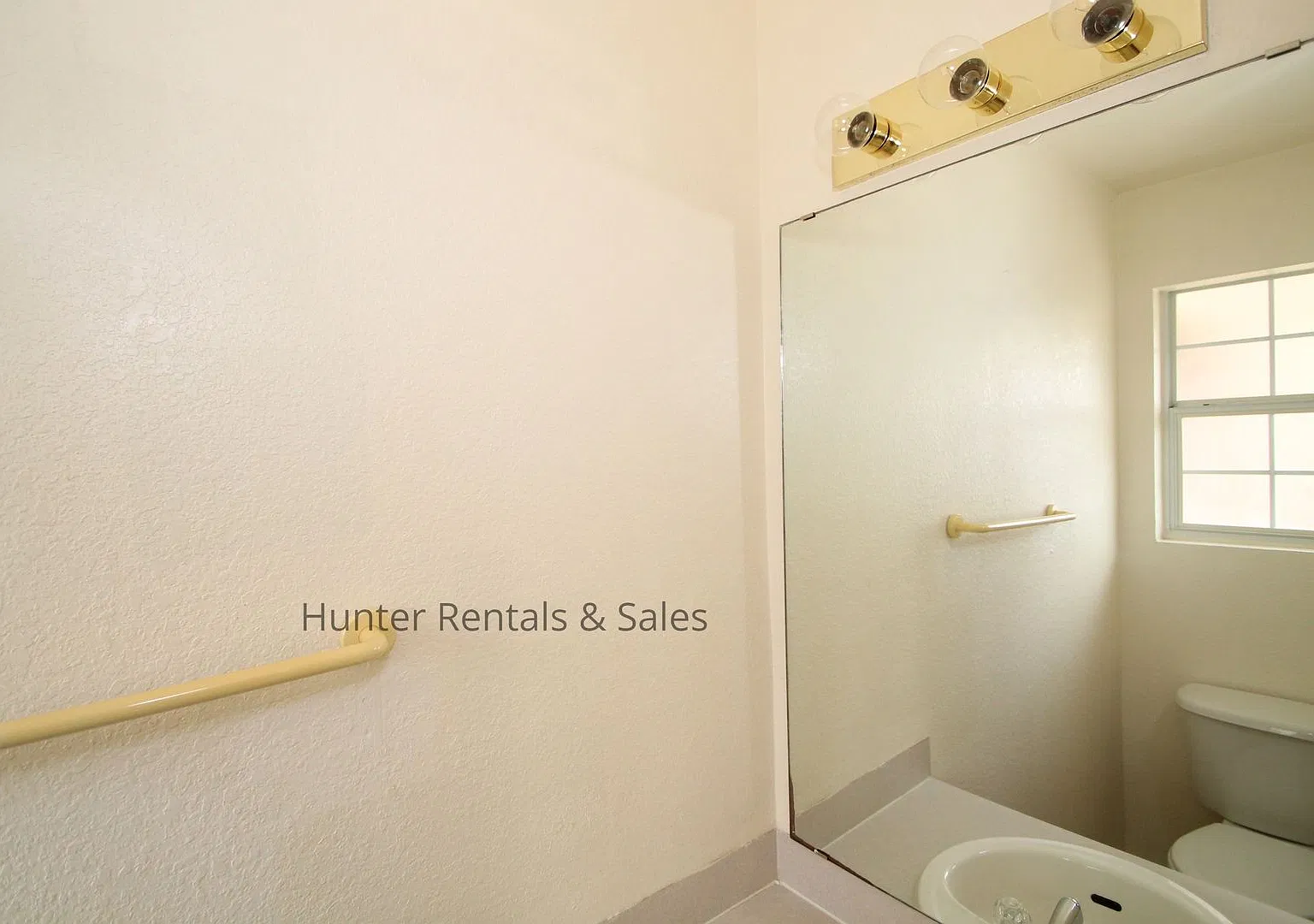 2 Bedroom & 2 Bath Townhome — Photo 2