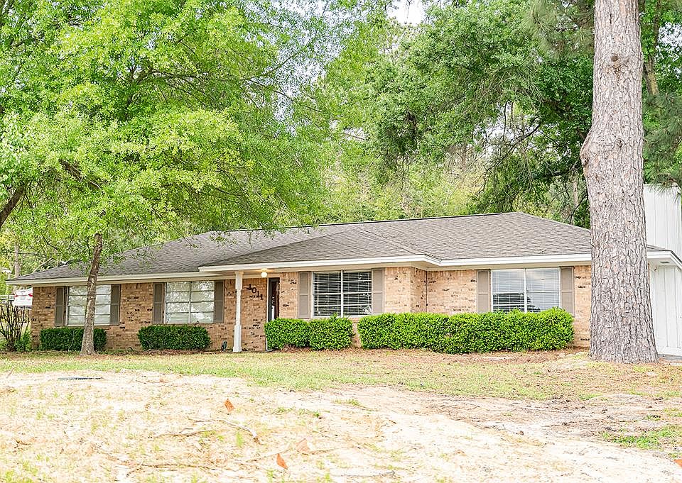 1st image of 1011 SW Stallings Dr