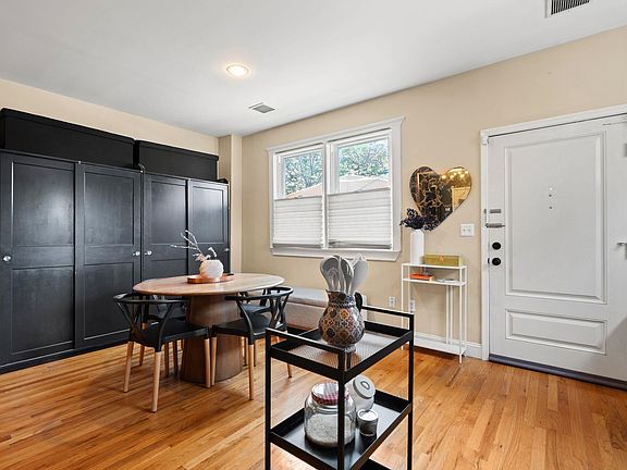 4th image of 220 7th St #1