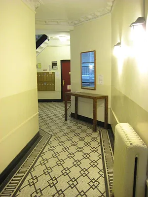 Rented by Moises Farhart, LREB | media 21