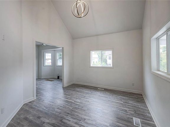 4th image of 3237 Park Ave