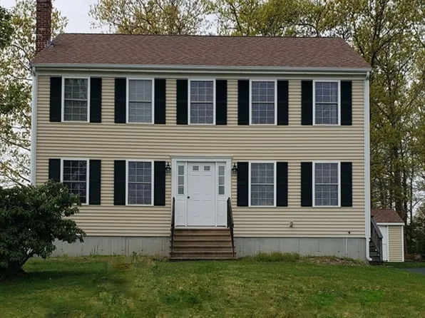 105 Metacomet Ave, Taunton, MA 02780