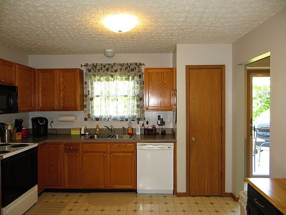 5th image of 1293 Creekview Dr
