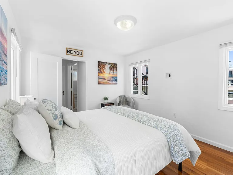 1303 Cave St — Photo 25