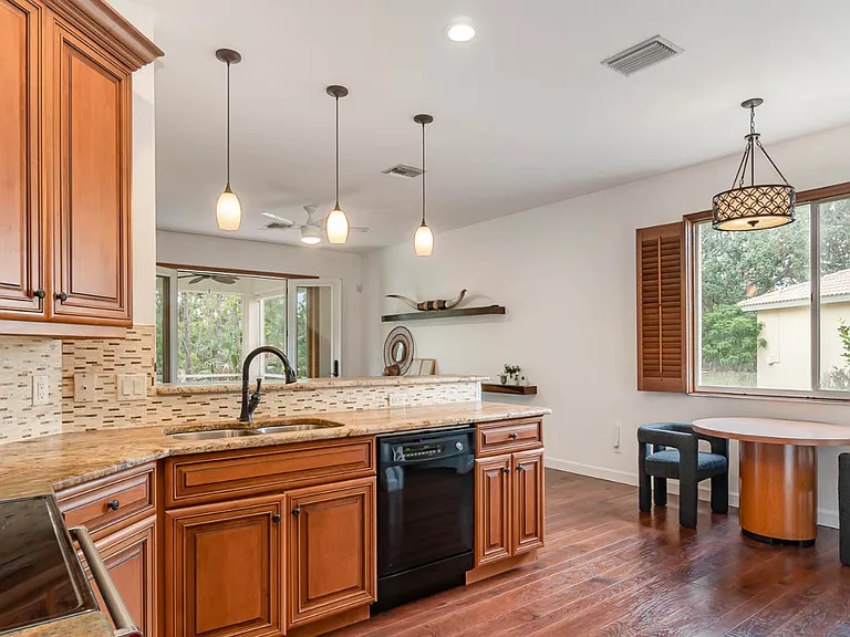 14323 Reflection Lakes Dr — Photo 3