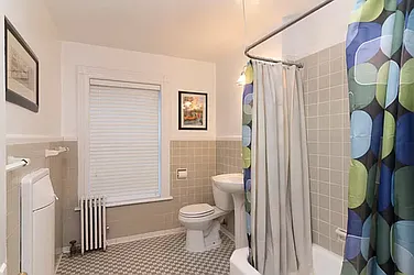 Rented by R New York