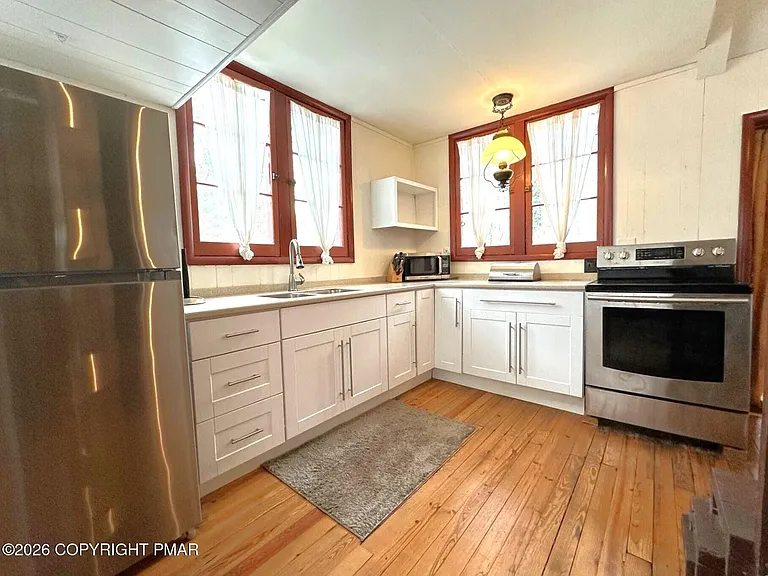 168 Minisink Ave — Photo 7