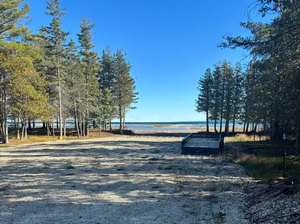 882 E Huron Dr, Bois Blanc Island, MI 49775