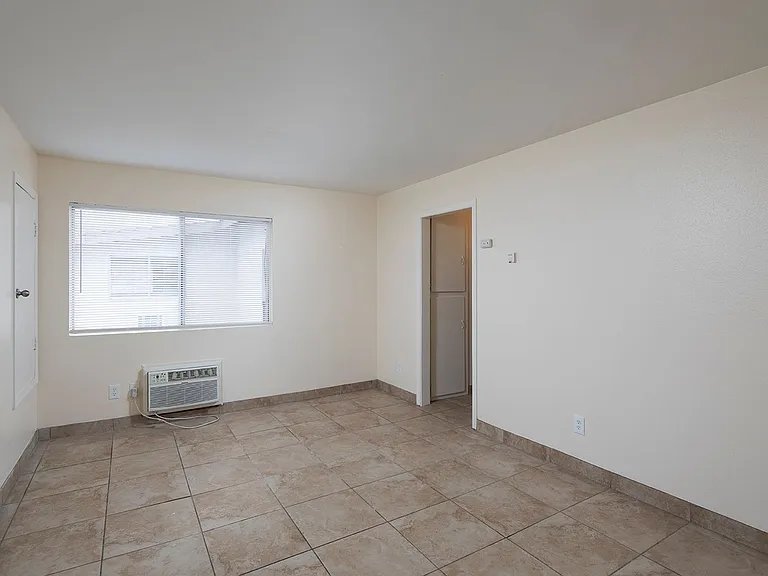 Lanai Village Apartments — Photo 26