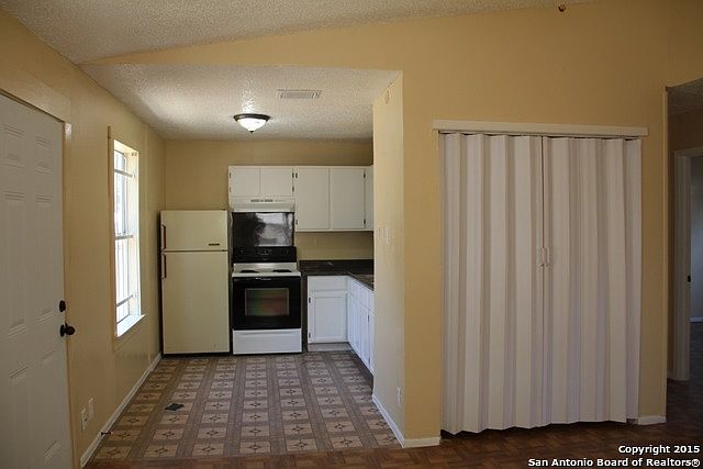 2nd image of 603 J St APT 1