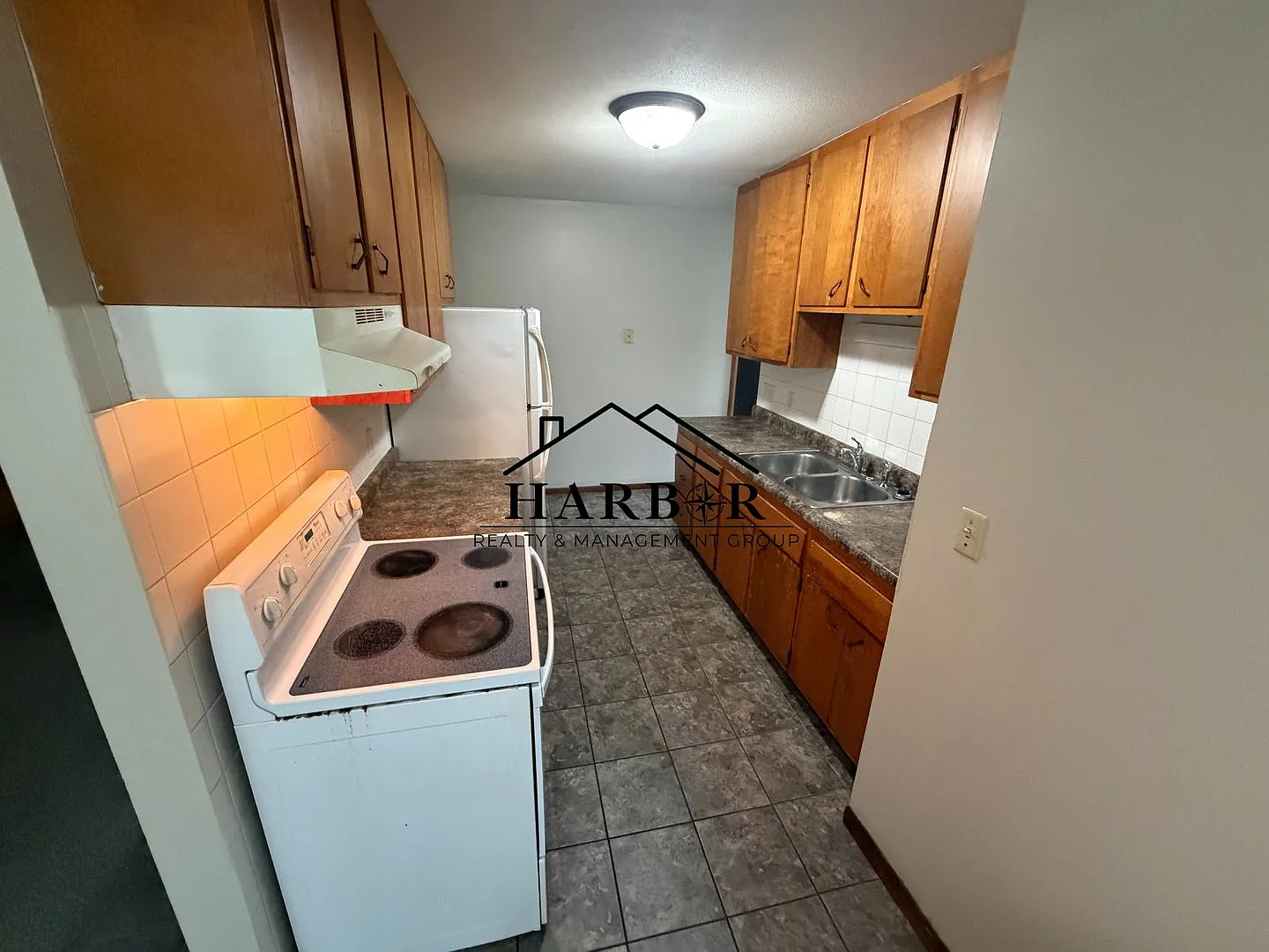 Fair Oaks Apartments — Photo 2
