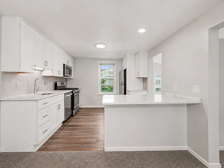 177 Davis Ave #3 — Photo 3