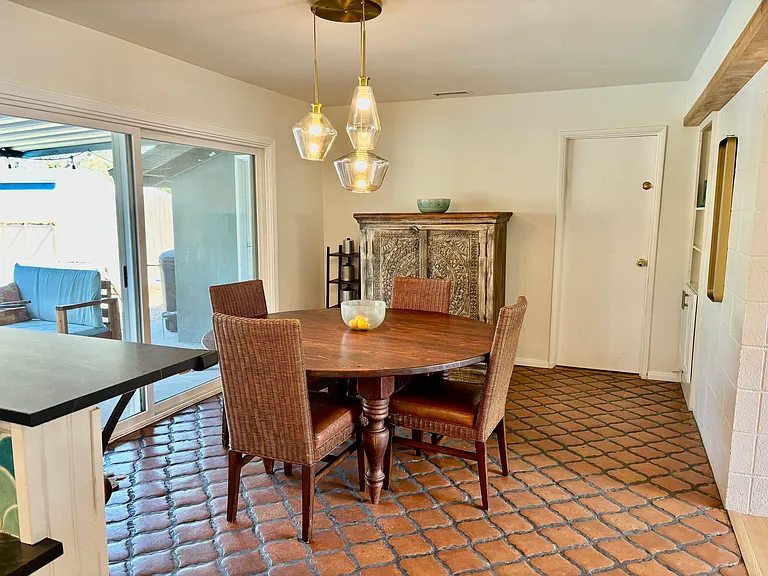 448 Ben Ct — Photo 6