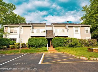13 Hackamore Ct, Tinton Falls, NJ 07753