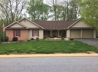 344 Woodcrest Dr, Lancaster, PA 17602