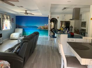 18501 Long Lake Dr, Hudson, FL 34667