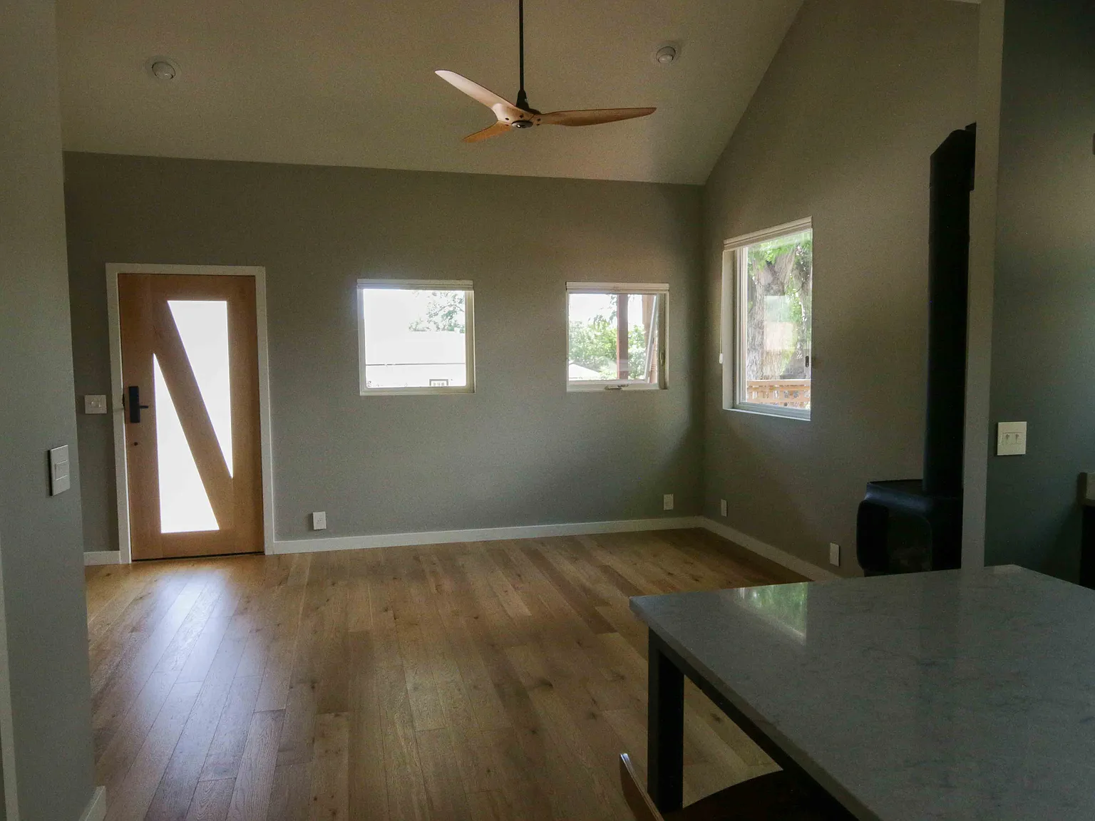 2 bed, 1074 sqft, $3,300 — Photo 3
