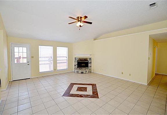 2nd image of 4048 Staghorn Cir N