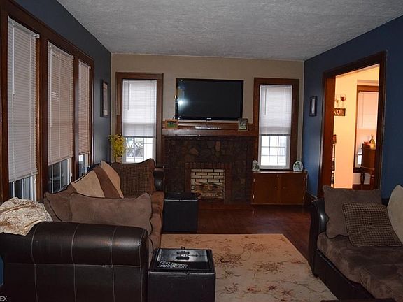 3rd image of 1864 7th St