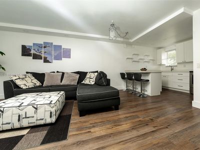 1700 NE 191st St APT 203, Miami, FL, 33179