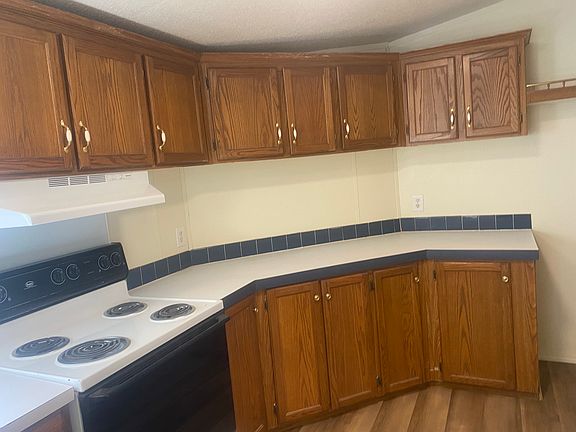 3rd image of 129 Loma Linda Ln