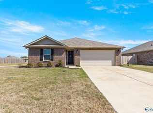 119 Oliver Ct, Hazel Green, AL 35750