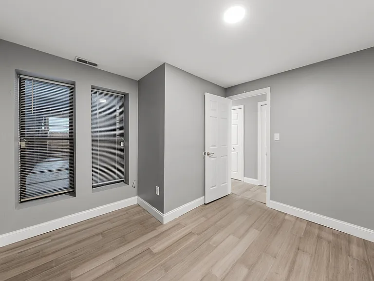 313 F St NE #A — Photo 11