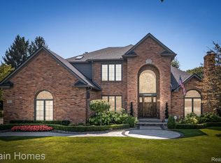 3513 Shakespeare Dr, Troy, MI