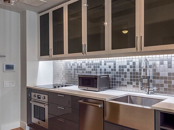 2nd image of 670 Pacific St #514