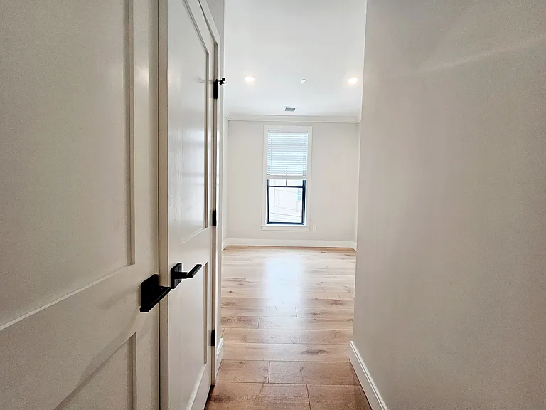 157 Everett St #103 — Photo 10