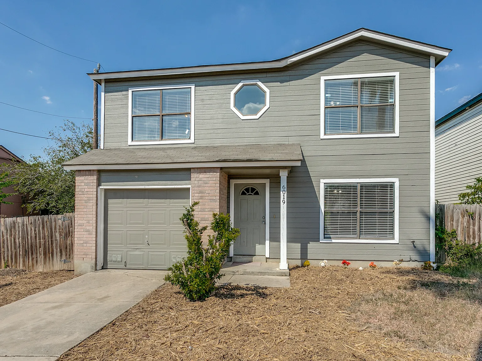 3 bed, 1.5 bath, 1500 sqft, $1,400 — Photo 1