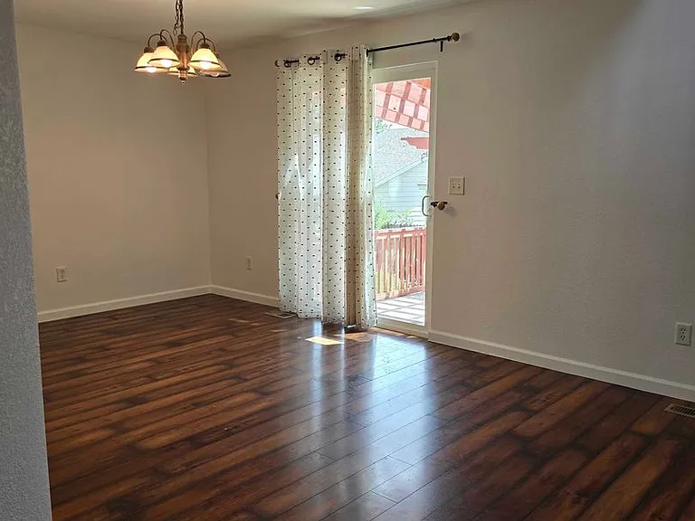 521 Kim Dr — Photo 8