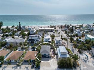3018 Gulf Dr, Holmes Beach, FL 34217