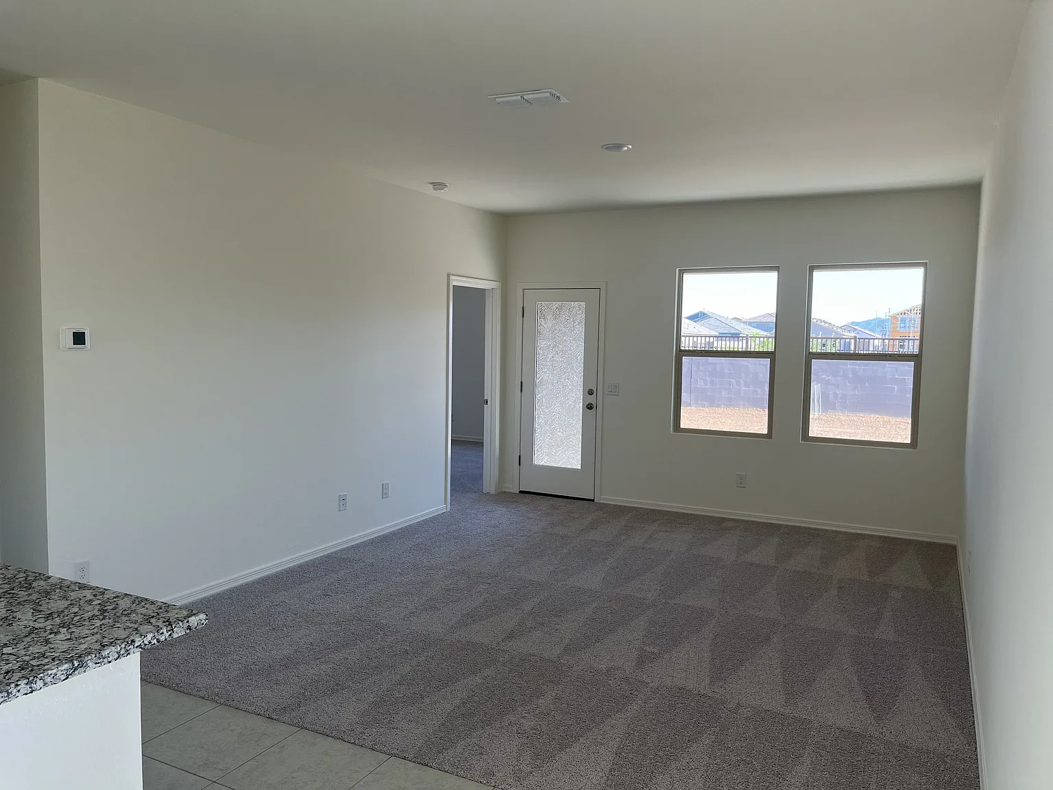 3 bed, 1402 sqft, $2,200 — Photo 2