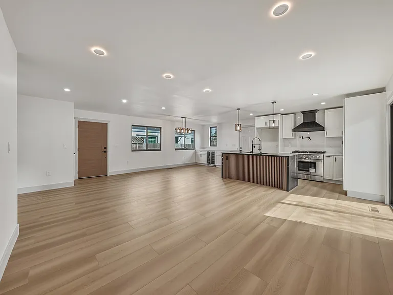 295 Foothill Blvd — Photo 9
