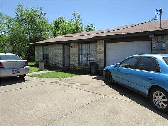 3rd image of 1403 Cardinal Dr
