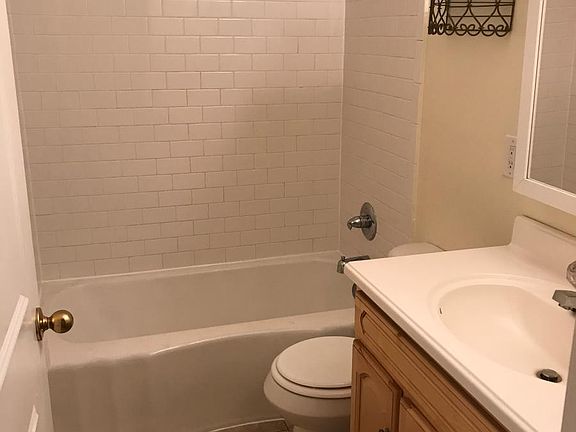 4th image of 5411 Harrold Ave