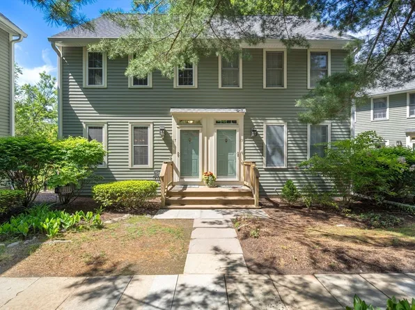 17 Old Laxfield Rd Unit 17, Shrewsbury, MA 01545