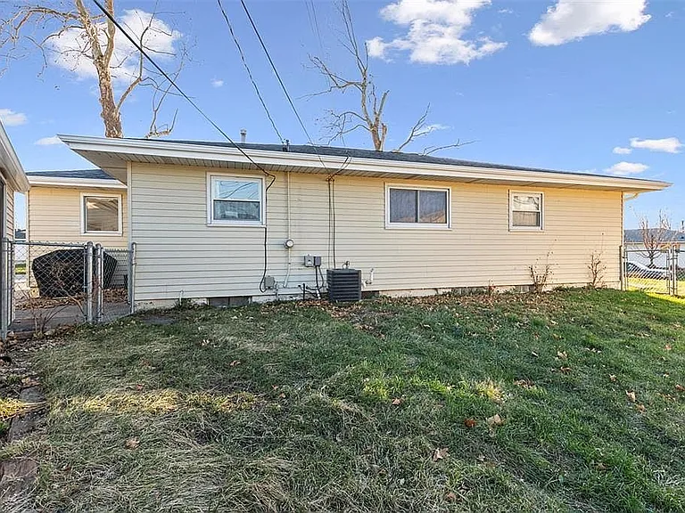 4501 Regal Ave NE — Photo 11
