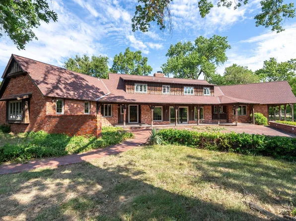 1320 N Perth Ct, Wichita, KS 67208